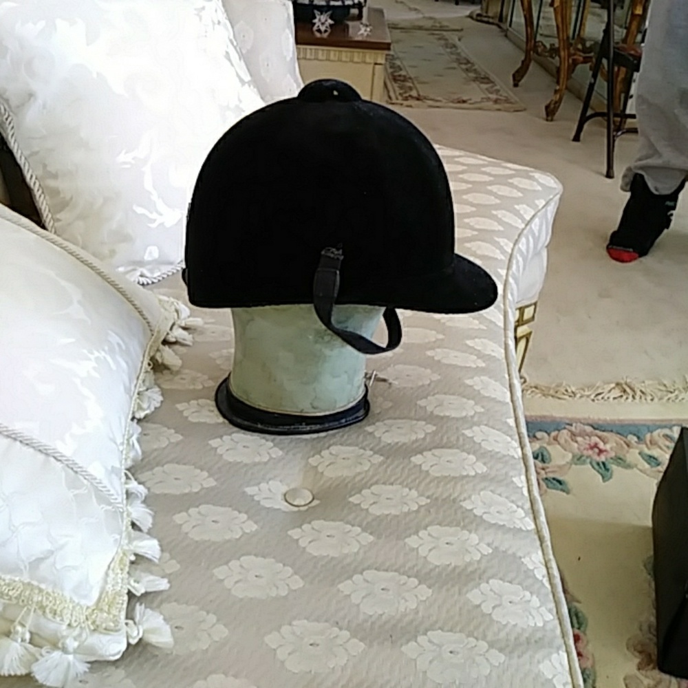 Black Riding Boots. 9-B - Picture 2 of 4